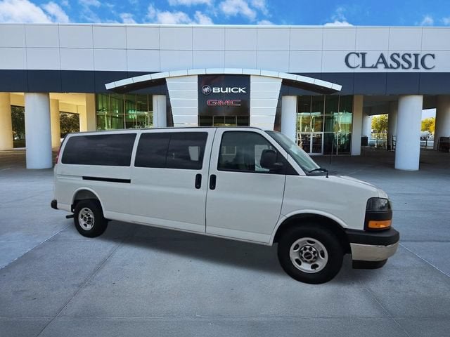 2025 GMC Savana Passenger LT