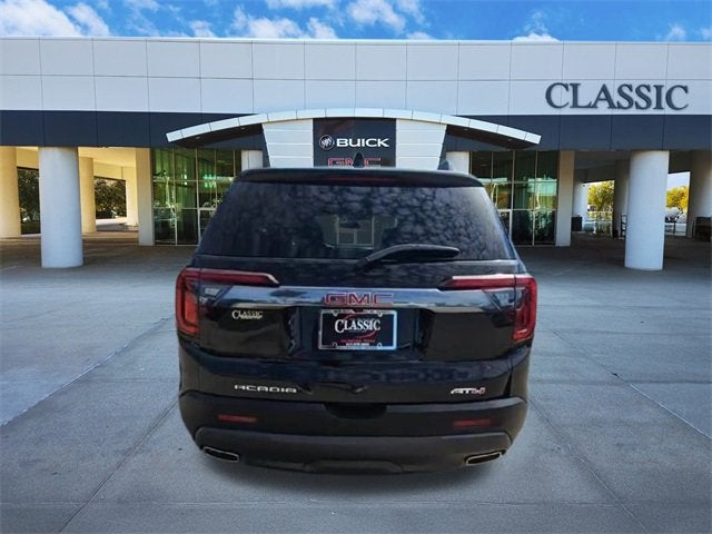 2023 GMC Acadia AT4