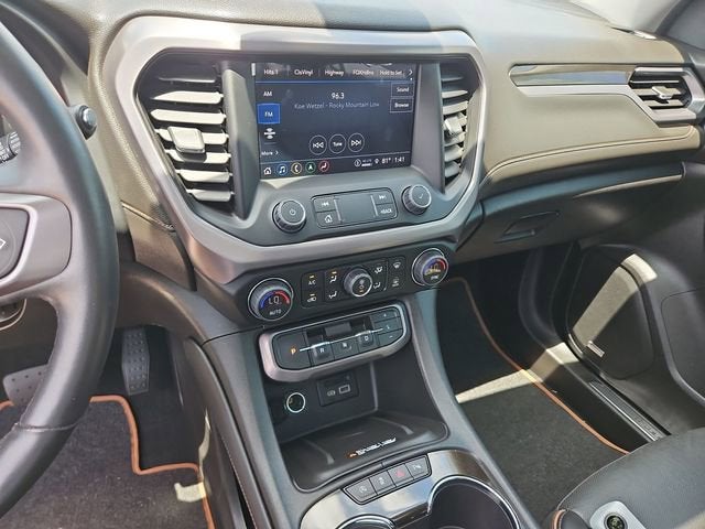 2022 GMC Acadia AT4