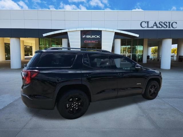 2022 GMC Acadia AT4