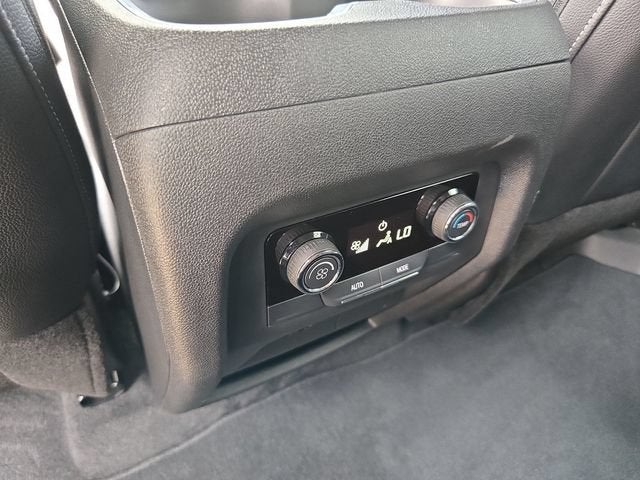 2024 Chevrolet Traverse LS