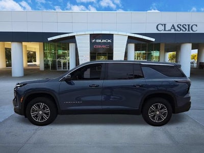 2024 Chevrolet Traverse LS