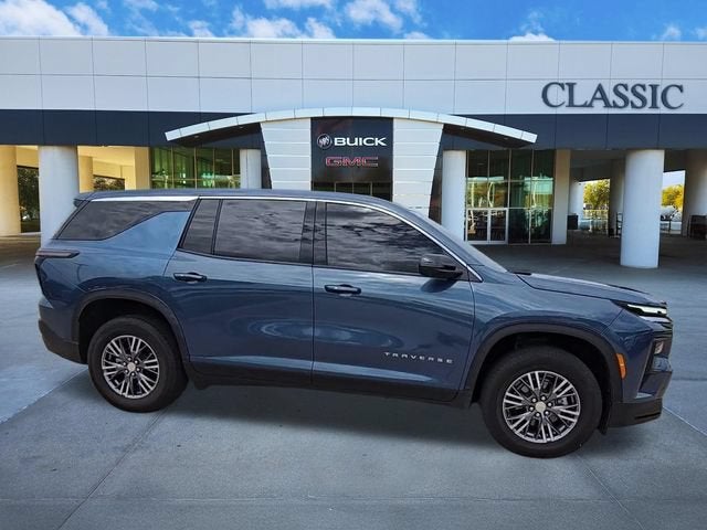 2024 Chevrolet Traverse LS