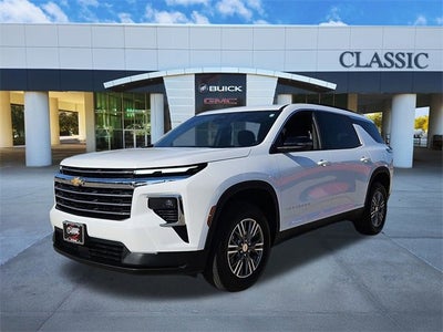 2025 Chevrolet Traverse LT