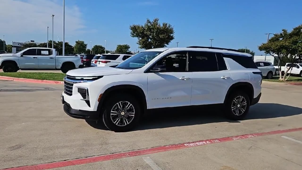 2025 Chevrolet Traverse LT