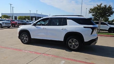 2025 Chevrolet Traverse LT