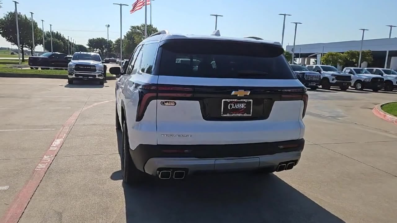 2025 Chevrolet Traverse LT