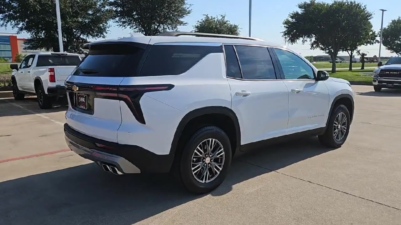 2025 Chevrolet Traverse LT