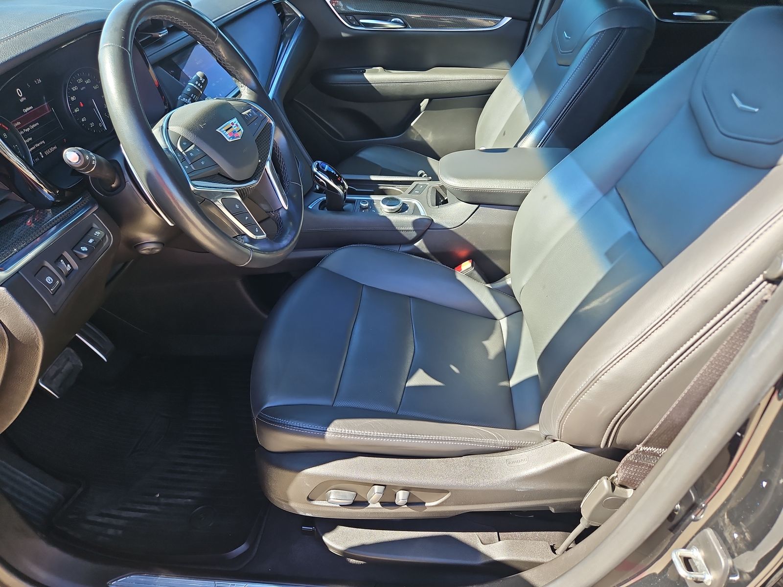 2022 Cadillac XT5 Sport