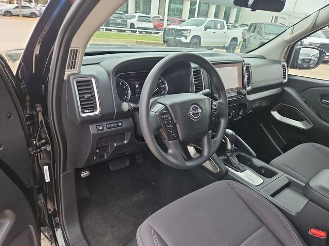 2022 Nissan Frontier Crew Cab SV 4x2