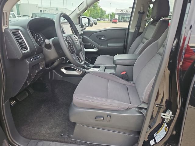 2022 Nissan Frontier Crew Cab SV 4x2
