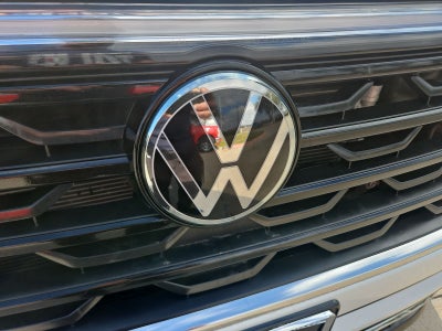 2024 Volkswagen Atlas Cross Sport 2.0T SEL R-Line