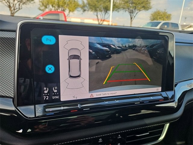 2024 Volkswagen Atlas Cross Sport 2.0T SEL R-Line