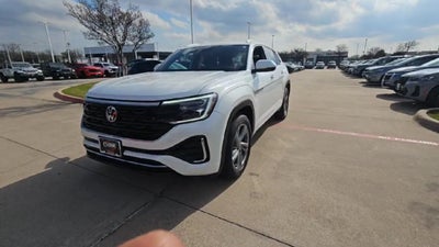 2024 Volkswagen Atlas Cross Sport 2.0T SEL R-Line