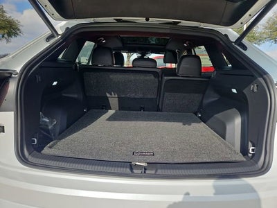 2024 Volkswagen Atlas Cross Sport 2.0T SEL R-Line