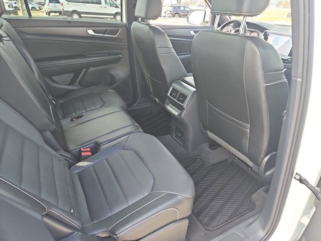 2024 Volkswagen Atlas Cross Sport 2.0T SEL R-Line