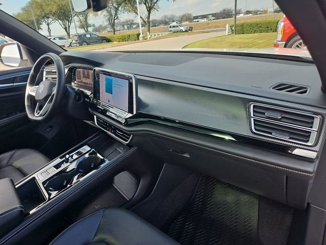 2024 Volkswagen Atlas Cross Sport 2.0T SEL R-Line