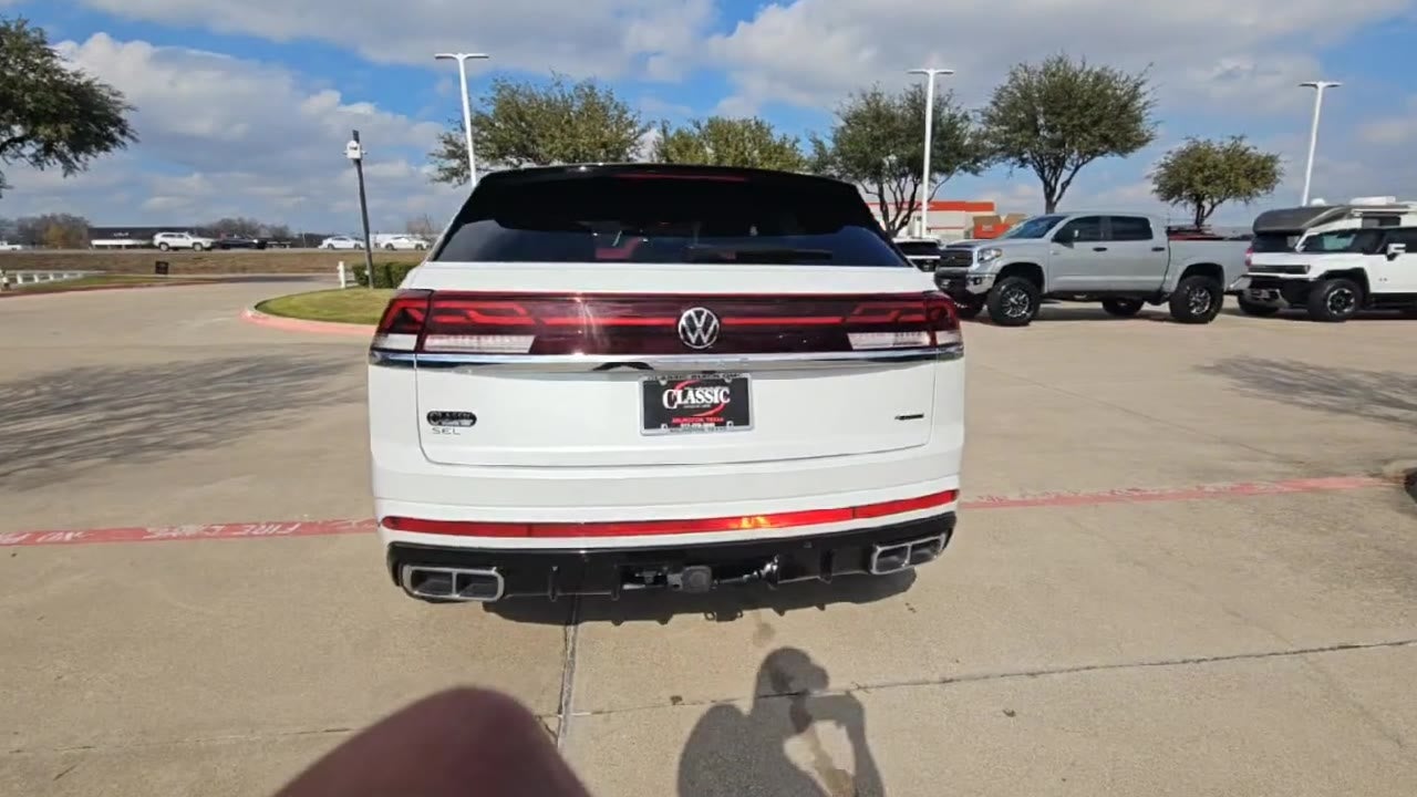 2024 Volkswagen Atlas Cross Sport 2.0T SEL R-Line