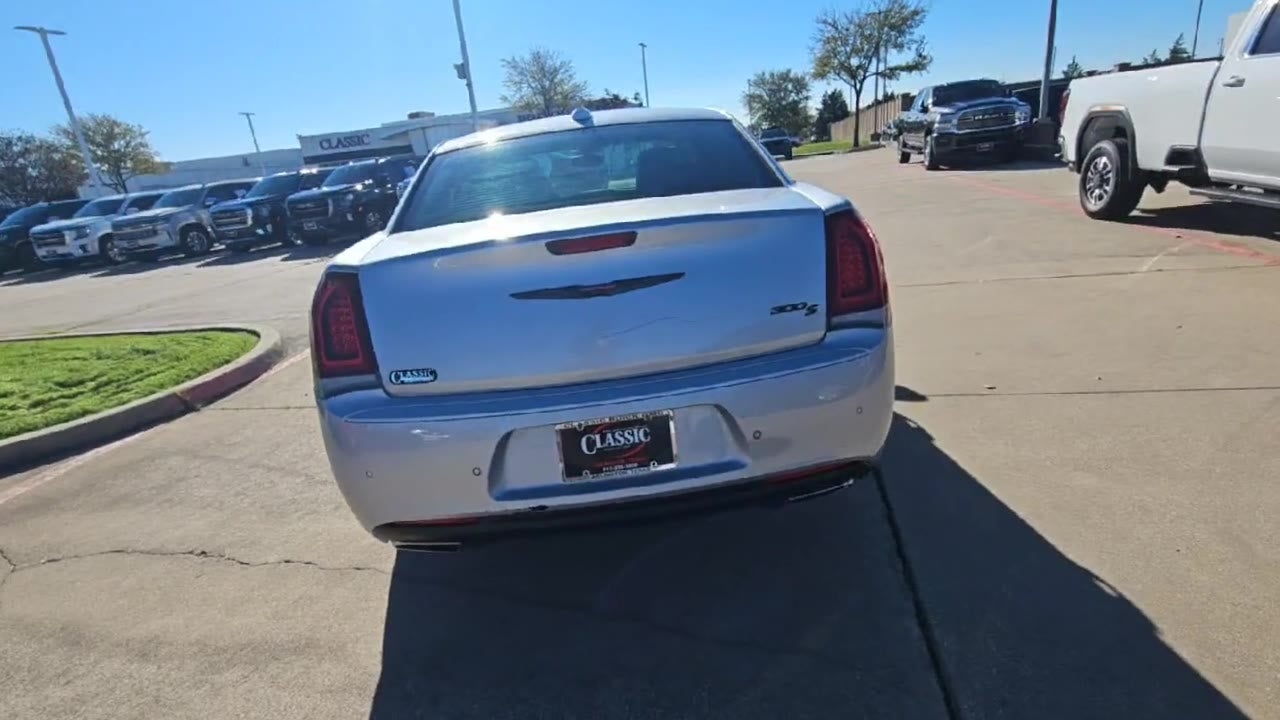 2023 Chrysler 300 300S