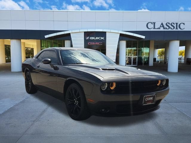 2018 Dodge Challenger SXT Plus