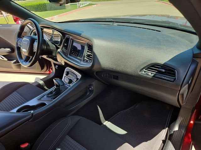 2022 Dodge Challenger SXT