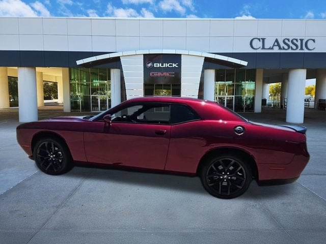 2022 Dodge Challenger SXT