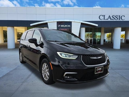2025 Chrysler Pacifica Select