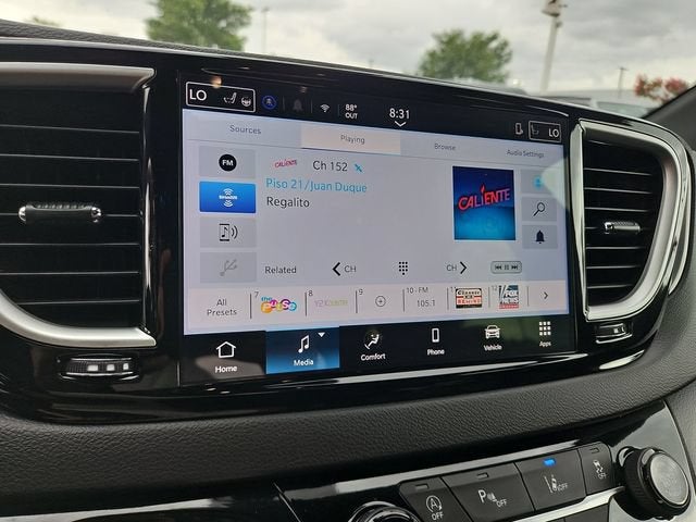 2025 Chrysler Pacifica Select