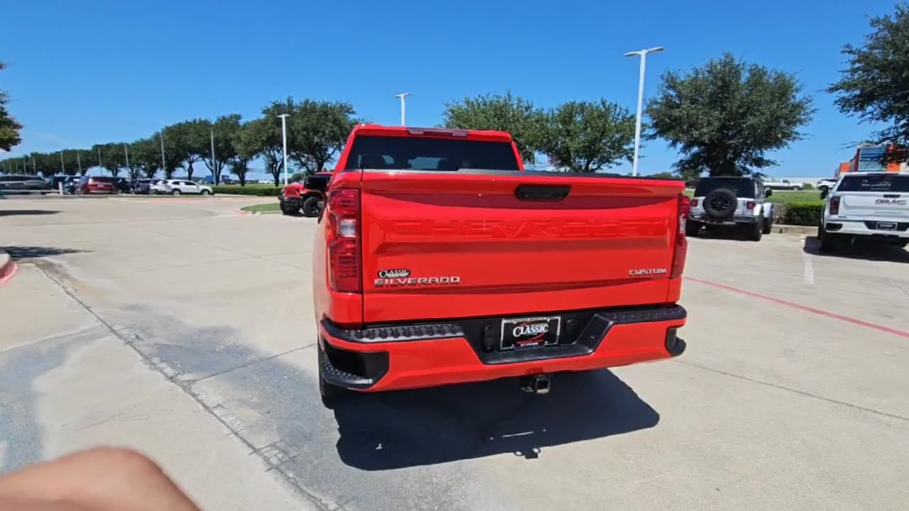 2023 Chevrolet Silverado 1500 Custom