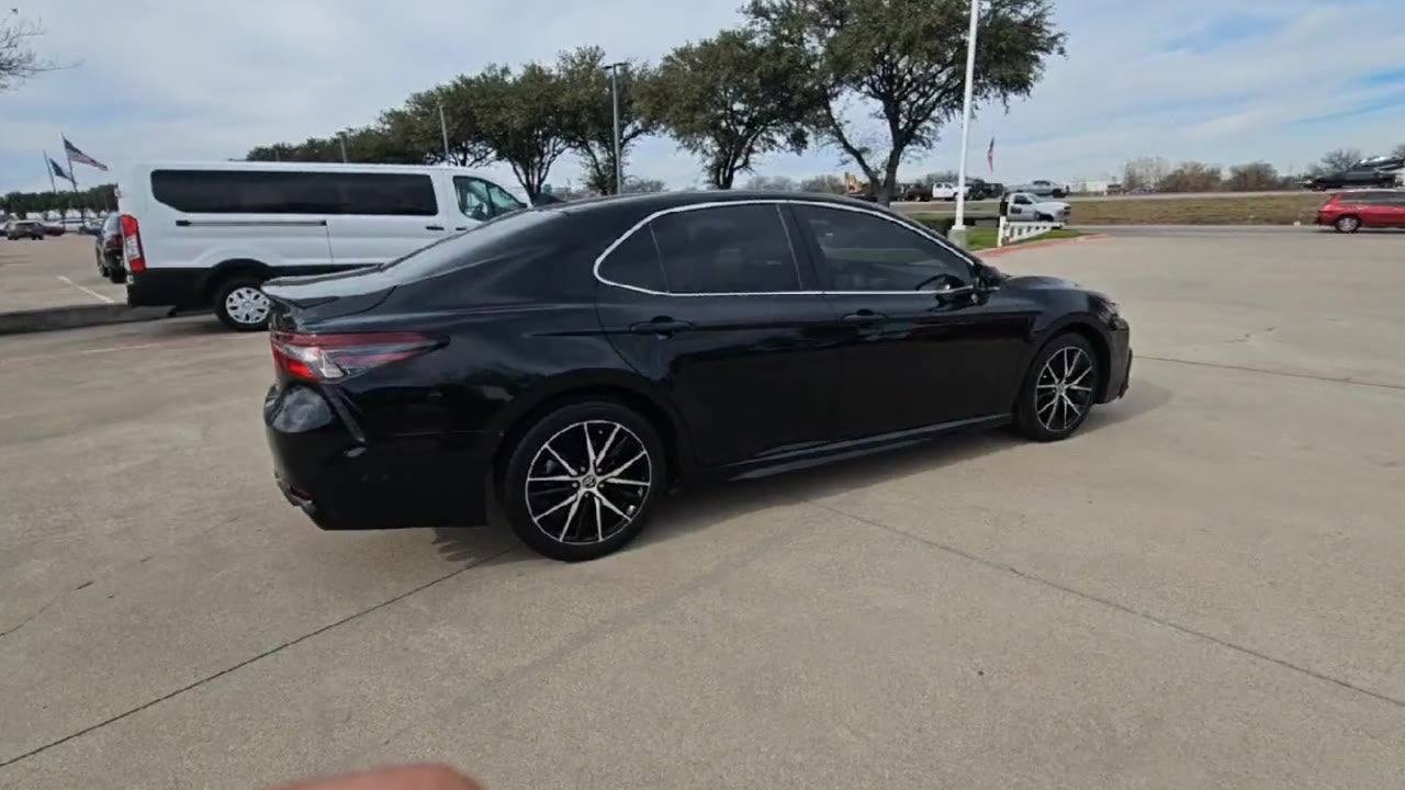 2022 Toyota Camry SE