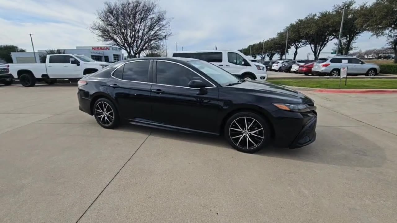2022 Toyota Camry SE