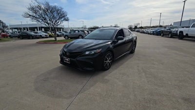 2022 Toyota Camry SE