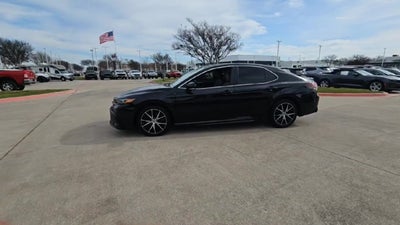 2022 Toyota Camry SE