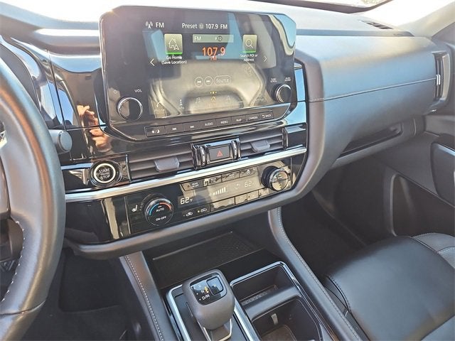 2023 Nissan Pathfinder SL FWD