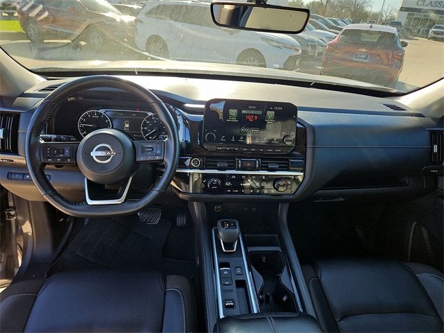 2023 Nissan Pathfinder SL FWD