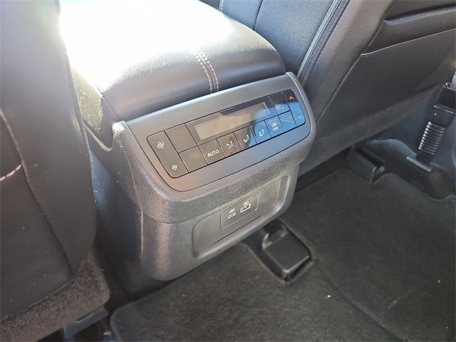 2023 Nissan Pathfinder SL FWD