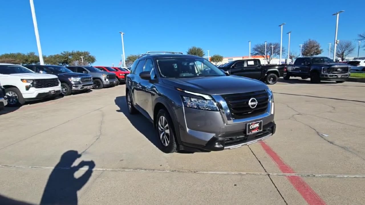 2023 Nissan Pathfinder SL FWD