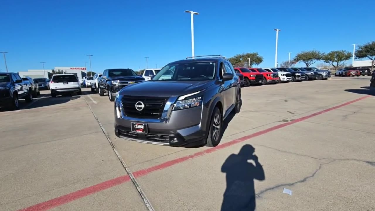 2023 Nissan Pathfinder SL FWD
