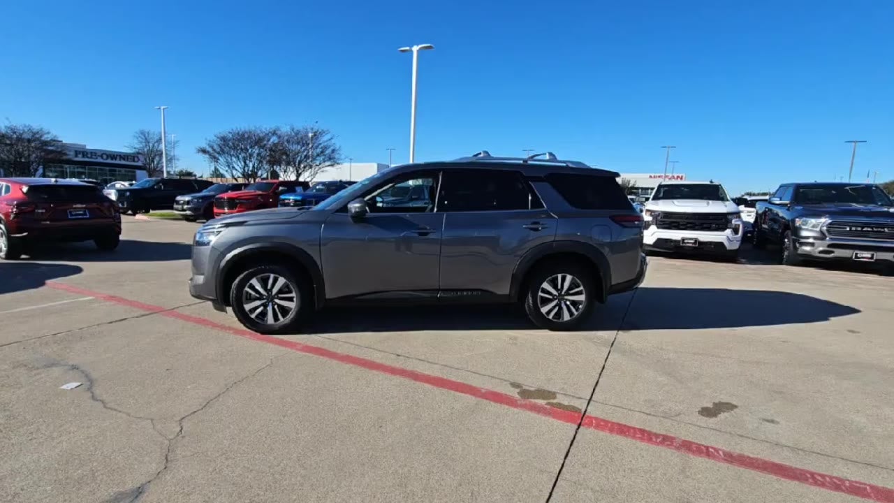 2023 Nissan Pathfinder SL FWD