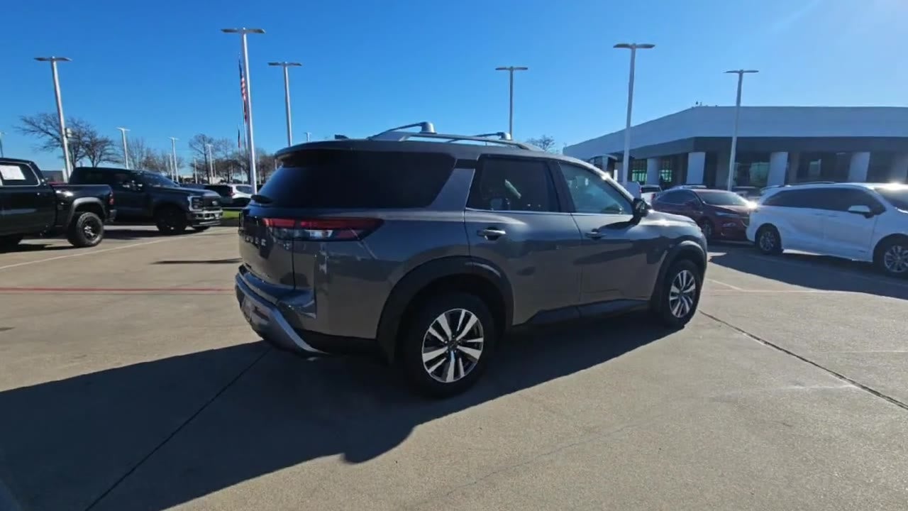 2023 Nissan Pathfinder SL FWD