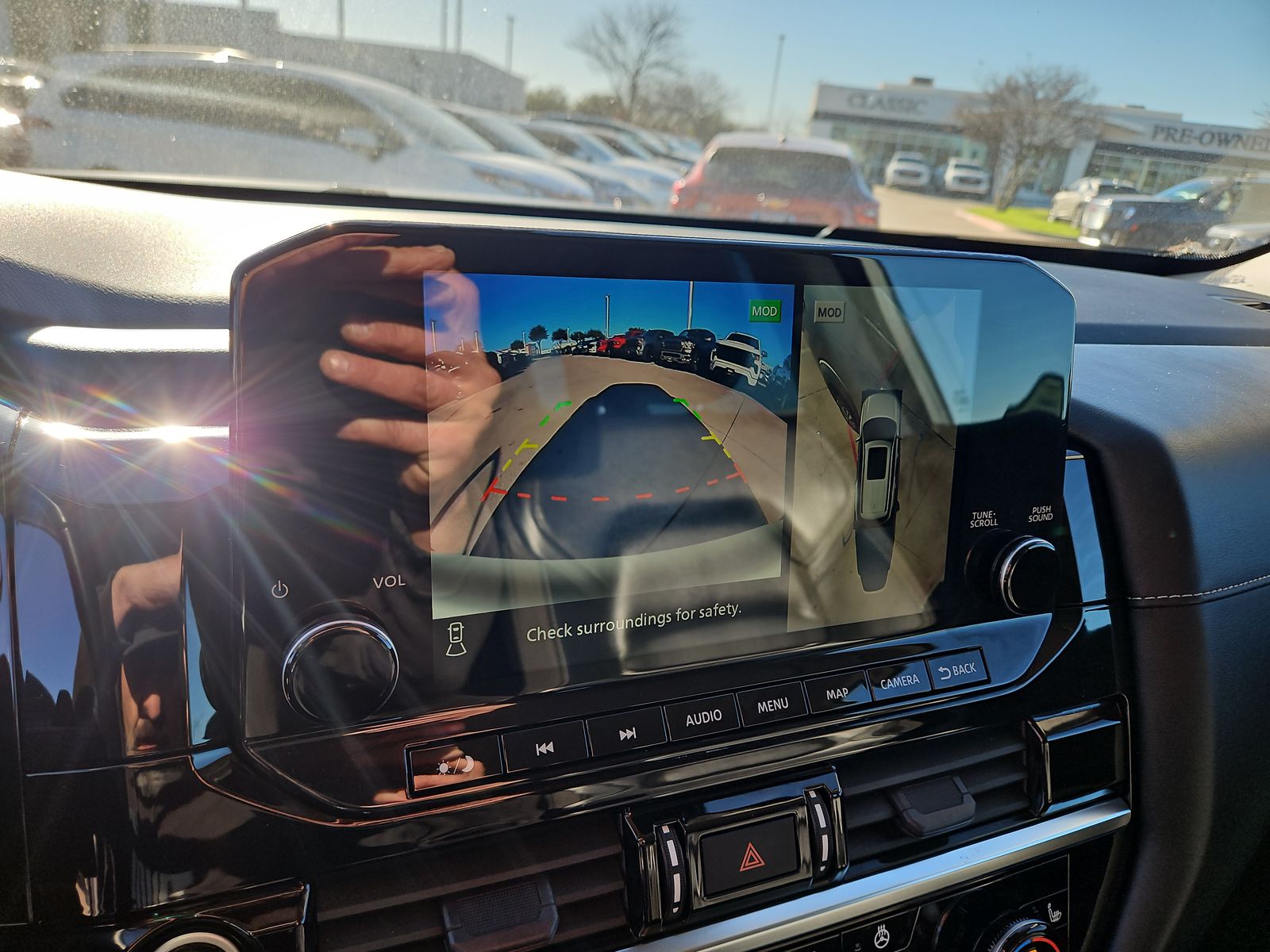 2023 Nissan Pathfinder SL FWD