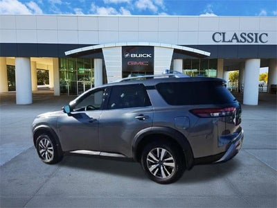 2023 Nissan Pathfinder SL FWD