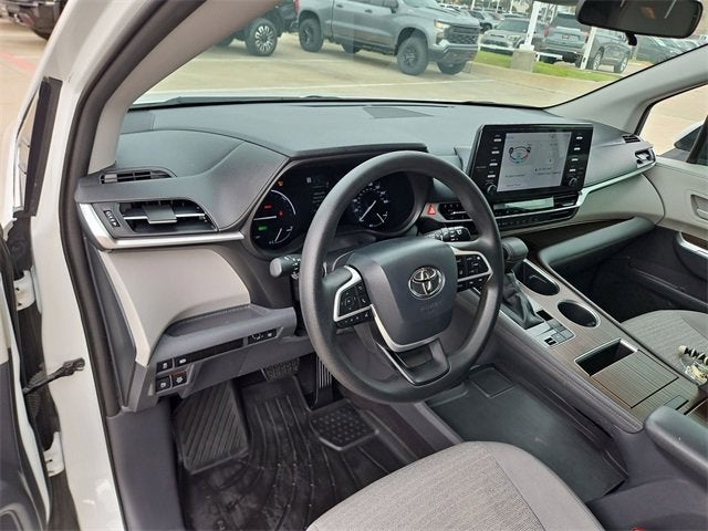 2021 Toyota Sienna LE