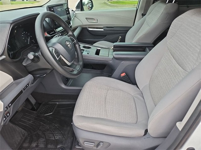 2021 Toyota Sienna LE