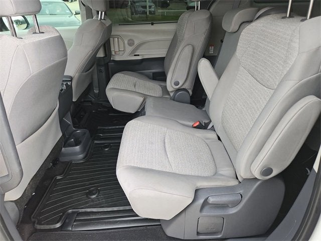 2021 Toyota Sienna LE