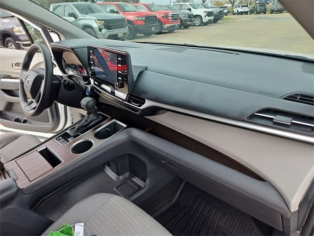 2021 Toyota Sienna LE