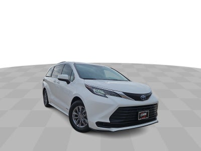 2021 Toyota Sienna LE