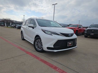 2021 Toyota Sienna LE