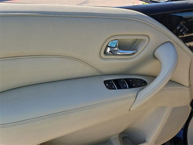 2023 INFINITI QX80 LUXE