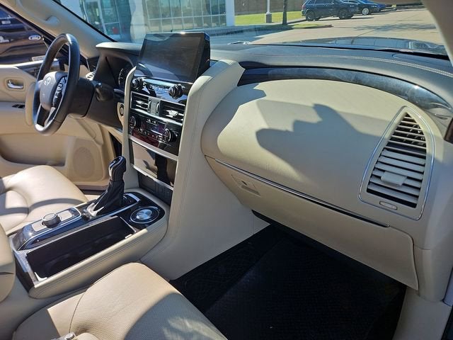 2023 INFINITI QX80 LUXE